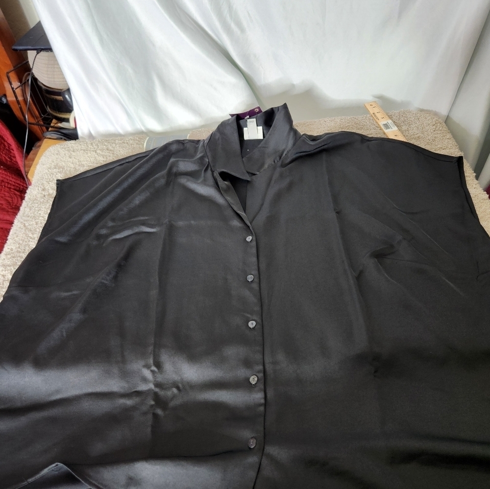 Ava & Viv Women's Satin Short Sleeve Button-Front Shirt Black - Picture 9 of 12